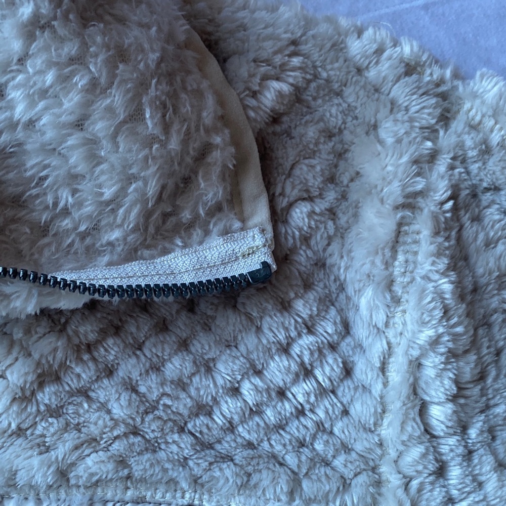 Women’s New Balance Off-White Fleece Jacket size small - Picture 6 of 9